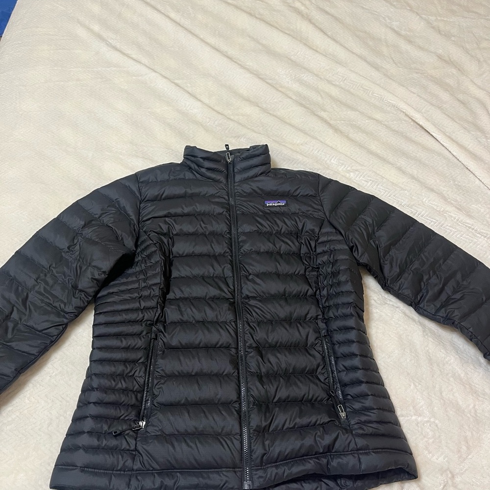 Patagonia Women's Black Puffer Jacket size Large